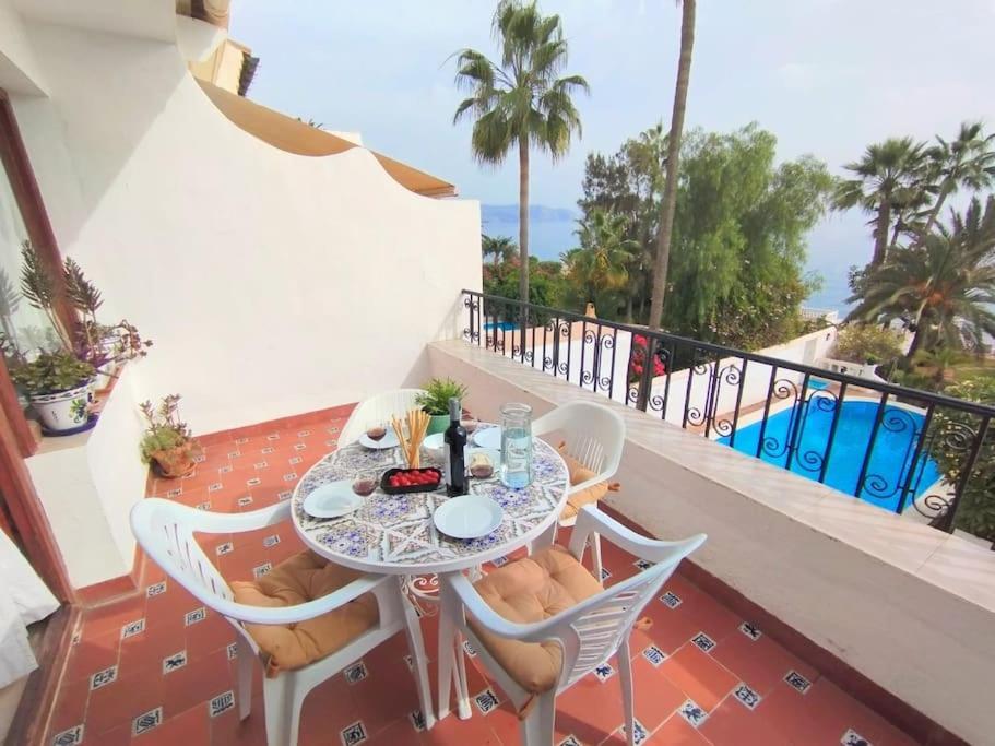 Beautiful 2 Bedroom In Calle Carabeo, Нерха Экстерьер фото