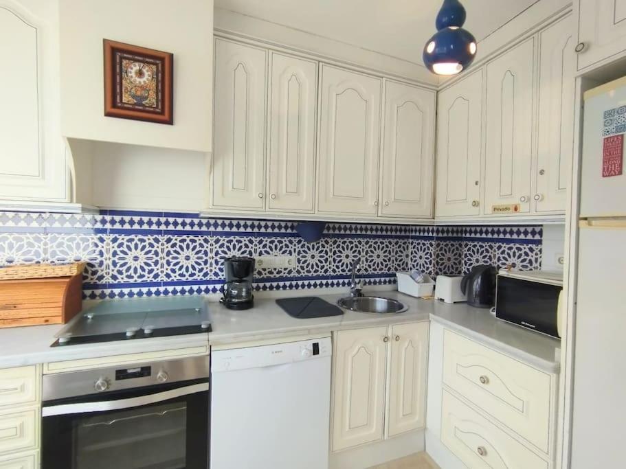 Beautiful 2 Bedroom In Calle Carabeo, Нерха Экстерьер фото