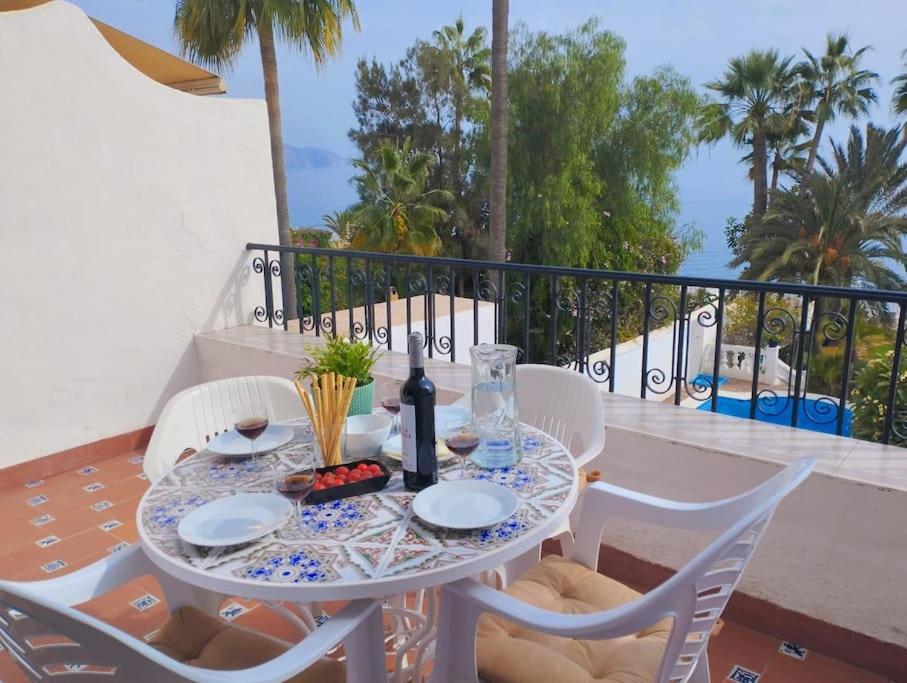 Beautiful 2 Bedroom In Calle Carabeo, Нерха Экстерьер фото
