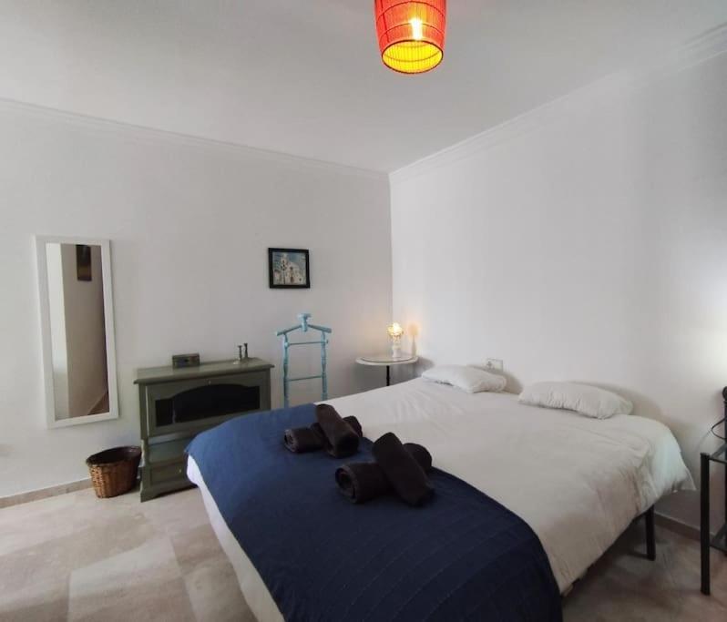 Beautiful 2 Bedroom In Calle Carabeo, Нерха Экстерьер фото