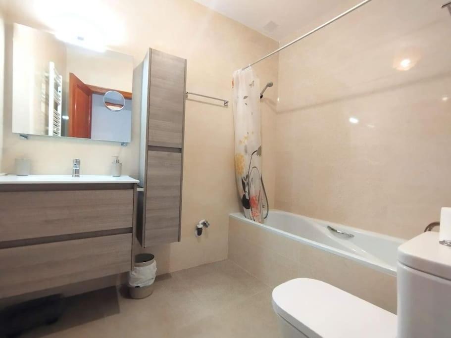 Beautiful 2 Bedroom In Calle Carabeo, Нерха Экстерьер фото