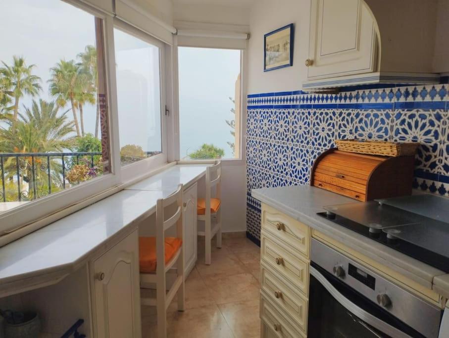 Beautiful 2 Bedroom In Calle Carabeo, Нерха Экстерьер фото