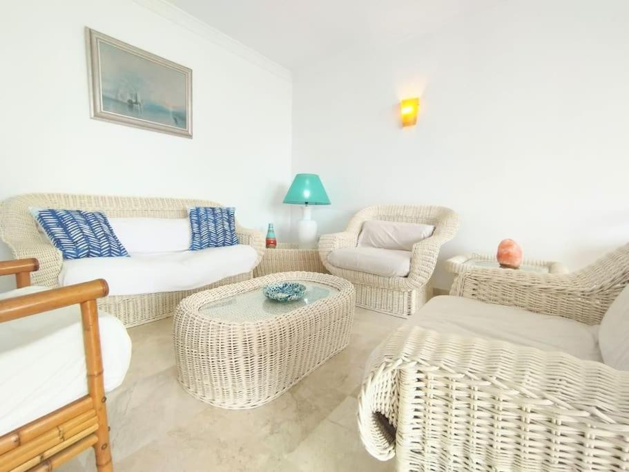 Beautiful 2 Bedroom In Calle Carabeo, Нерха Экстерьер фото